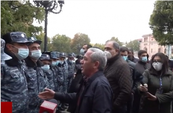 Гражданин – полицейскому: «Мы против турок, а вы против нас?» (видео)